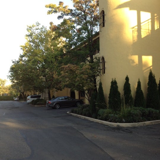 Photo taken at Best Western Dry Creek Inn by Justin O. on 10/17/2011