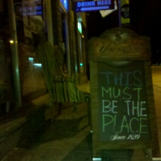 Foto diambil di Will&#39;s Pub oleh Winter B. pada 1/20/2012