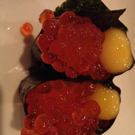 รูปภาพถ่ายที่ Kazoku Sushi โดย Lauren L. เมื่อ 7/28/2012
