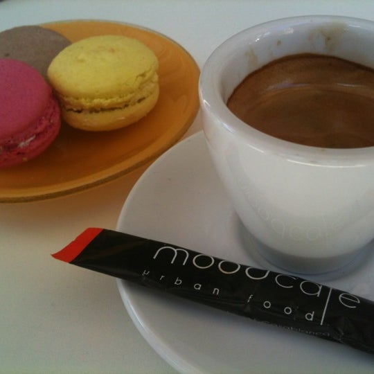 Foto tirada no(a) Mood Café por Mourad B. em 6/8/2012