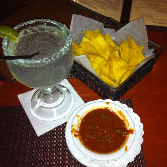 Foto diambil di La Fiesta Mexican Cuisine &amp; Lounge oleh Woof W. pada 1/10/2012