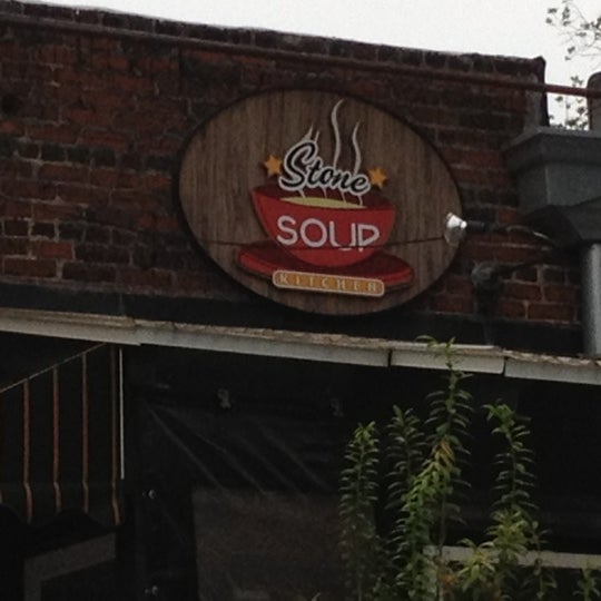 5/12/2012にShailendar R.がStone Soup Kitchenで撮った写真