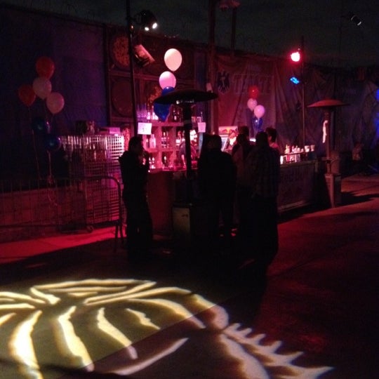 2/20/2012に@Jose_MannyLAがCircus Discoで撮った写真