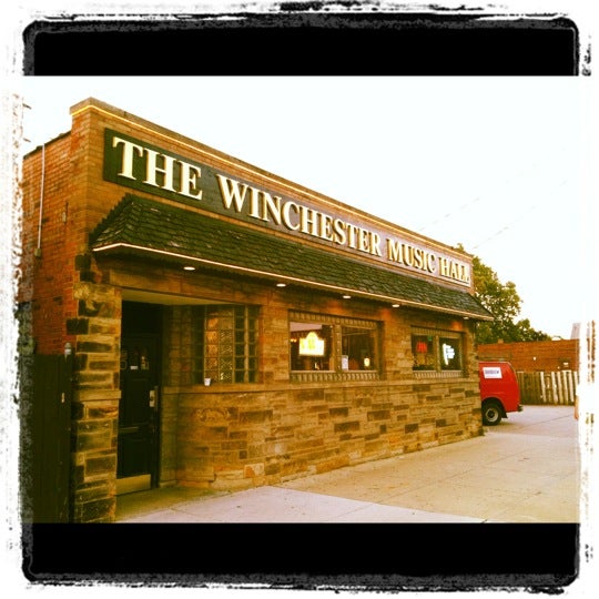 8/9/2012 tarihinde Kimberly T.ziyaretçi tarafından The Winchester Music Hall'de çekilen fotoğraf