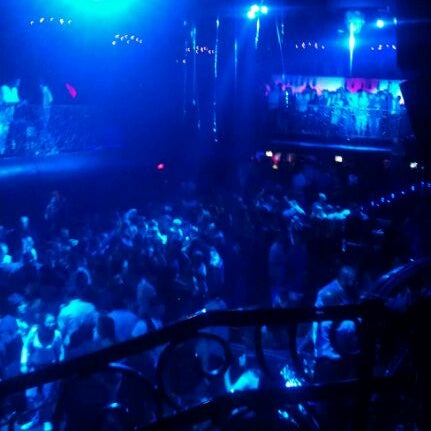 Das Foto wurde bei LAX Nightclub von Maribel am 12/31/2011 aufgenommen