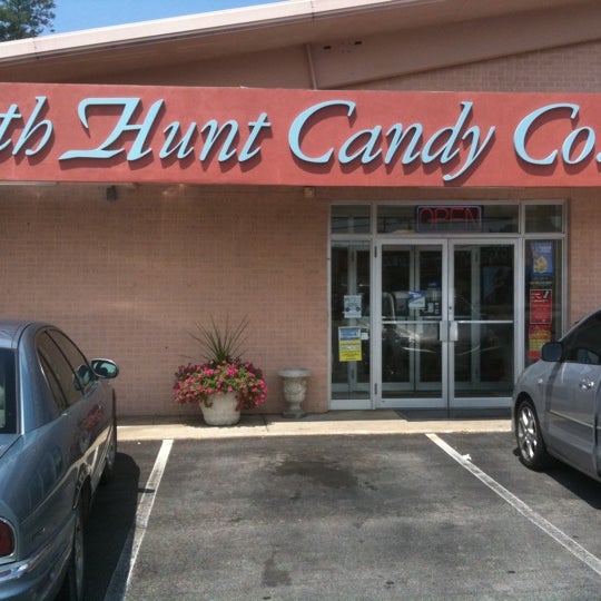 Ruth Hunt Candy Co. Candy Store in Mt Sterling