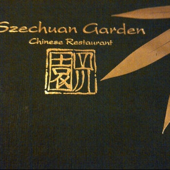 Photo taken at Szechuan Garden Chinese Restaurant by Cikgu S. on 1/17/2012