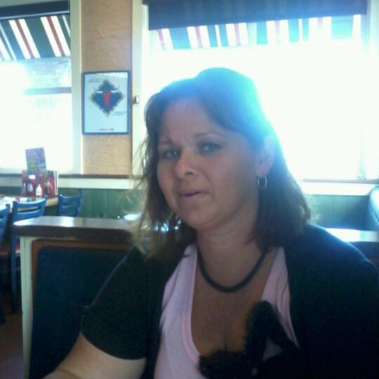 Photo taken at Chili&#39;s Grill &amp; Bar by Krystal M. on 11/17/2011