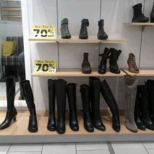 Freedman Shoes Shoe Store in Vancouver