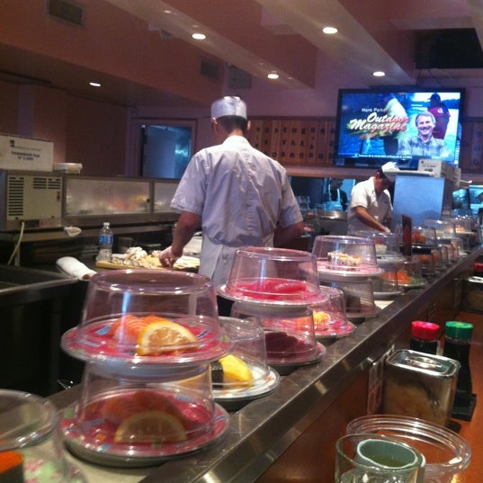 Foto diambil di East Japanese Restaurant (Japas 27) oleh Craig S. pada 4/13/2012