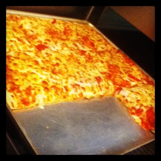 Photo taken at Pat&#39;s Family Pizzeria - Lewes by Courtney on 7/14/2012