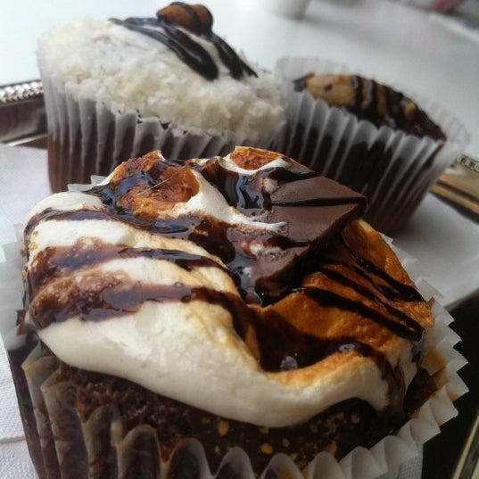 Viva La Cupcake - Cupcake Shop in Raleigh Court