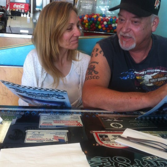 รูปภาพถ่ายที่ Digger&#39;s Diner Concord โดย Melissa N. เมื่อ 5/8/2012