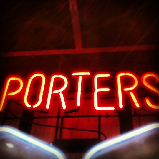 Das Foto wurde bei Porters Bar and Grill von Steve D. am 6/3/2012 aufgenommen