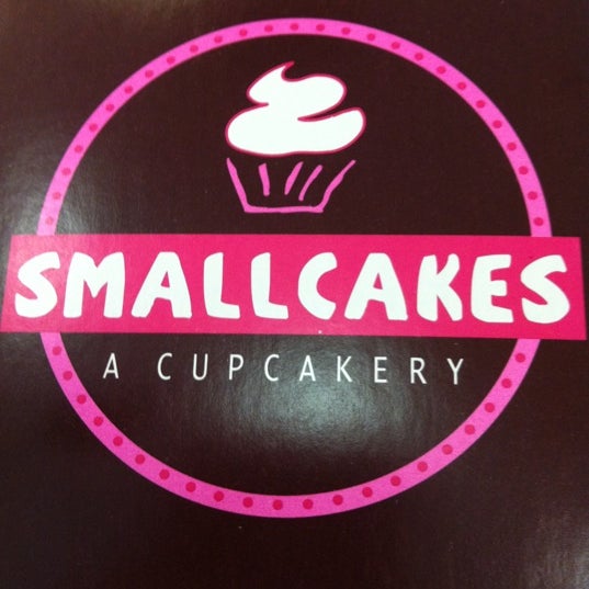 4/1/2012 tarihinde Jennifer B.ziyaretçi tarafından Smallcakes Cupcakery - Raleigh'de çekilen fotoğraf