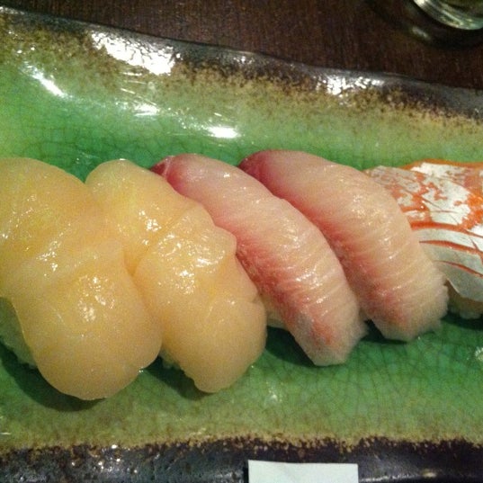 Снимок сделан в Kyoto Sushi &amp; Grill пользователем Stephanie I. 2/15/2011