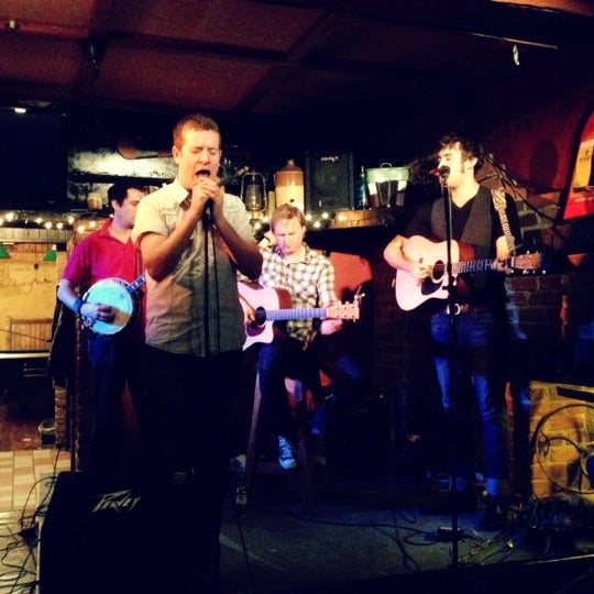 Foto tirada no(a) Paddy Reilly&#39;s Music Bar por stephiedoo em 11/16/2011