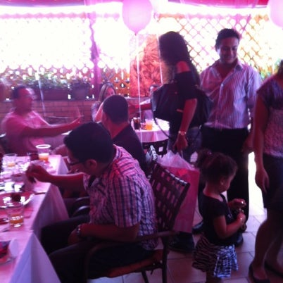 7/29/2012 tarihinde Hany Y.ziyaretçi tarafından RED OAK Restaurant &amp; Bar &amp; Hookah Lounge'de çekilen fotoğraf