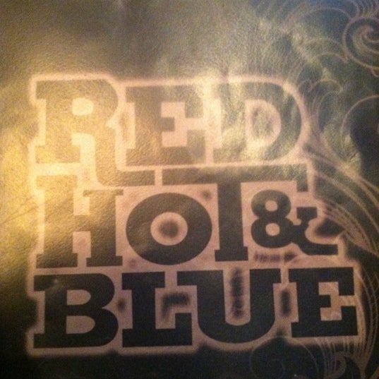 รูปภาพถ่ายที่ Red Hot &amp; Blue BBQ โดย Sharln C. เมื่อ 6/19/2012