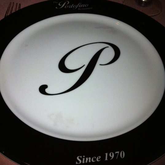 Foto tirada no(a) The Portofino Restaurant por Damona D. em 10/14/2011