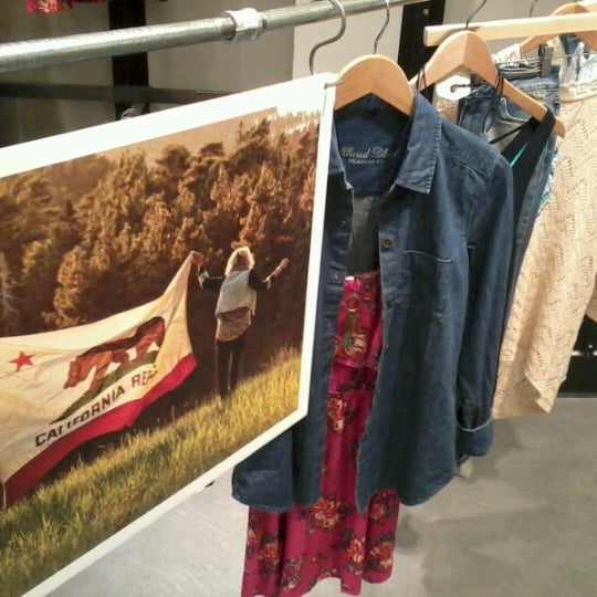 9/13/2012にJoshua S.がMesa Mallで撮った写真