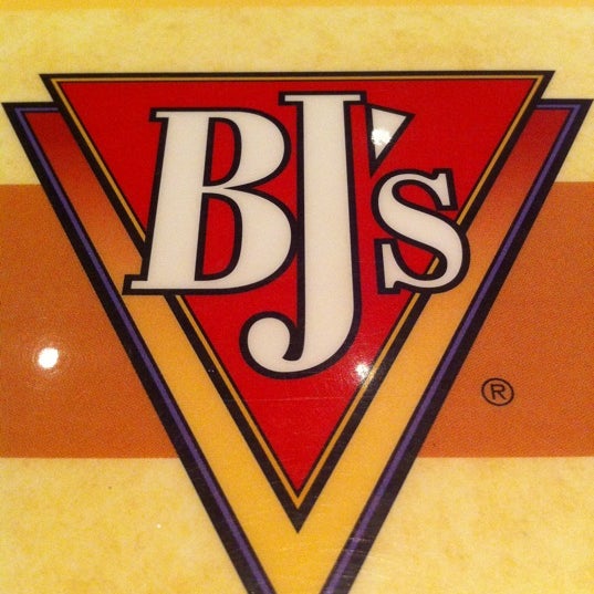 รูปภาพถ่ายที่ BJ&#39;s Restaurant &amp; Brewhouse โดย Samuel M. เมื่อ 2/25/2011