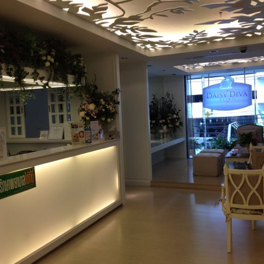 Daisy diva. Daisy diva. Daisy diva cap роял хай. Diva clinic. дейзи sl studio.