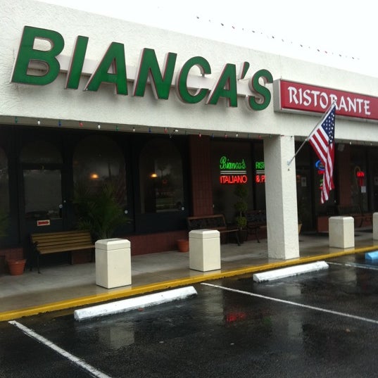 Photo taken at Bianca&#39;s Ristorante by Amp P. on 9/6/2011
