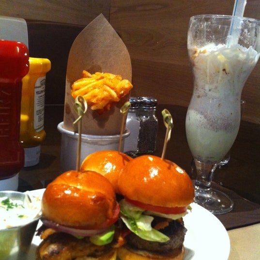Photo taken at Go Burger by Mollie  G. on 4/3/2011