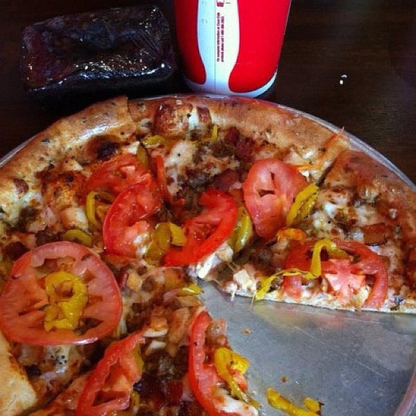 Photo taken at Top It Pizza by Hakim S. on 7/18/2012
