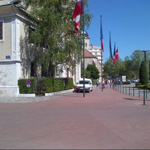 รูปภาพถ่ายที่ Hôtel de Ville d&#39;Annecy โดย Leon M. เมื่อ 7/7/2012