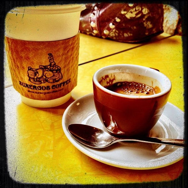 Photo prise au Sunergos Coffee par Michael A. le3/4/2012