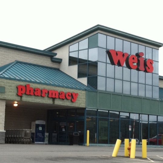 Weis Markets Grocery Store in Millersburg