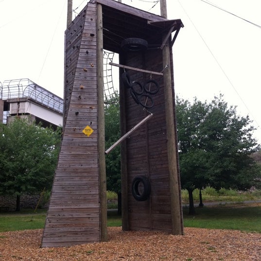 Riverfront Recapture Ropes Course Hartford'da Diğer Açık Alanlar