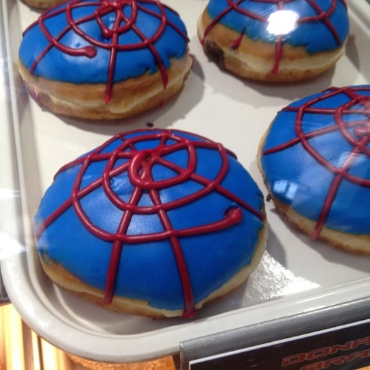 7/8/2012 tarihinde Odette E.ziyaretçi tarafından Krispy Kreme'de çekilen fotoğraf