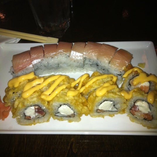 Ask for yellow tail crunch roll. Yummy!!!