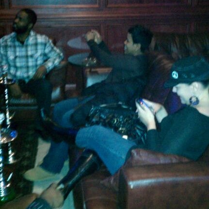 Foto tirada no(a) Ultimate Cigar Lounge &amp; Hookah Bar por Big C. em 11/13/2011