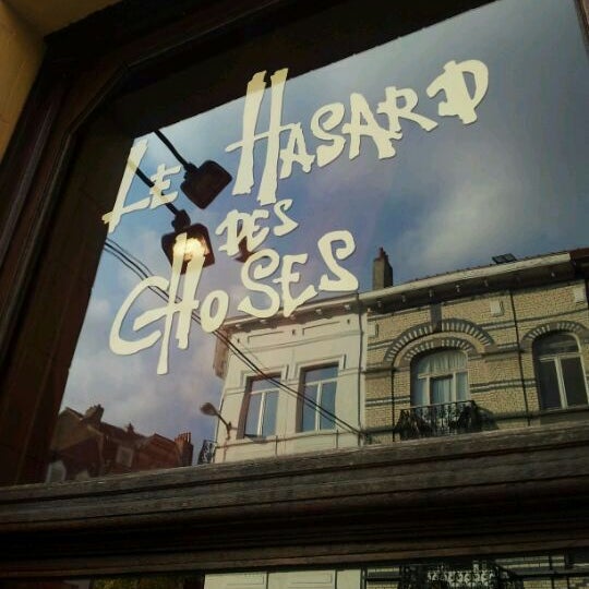 Photo taken at Le Hasard des Choses by Robert V. on 4/25/2012