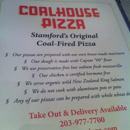 Foto tomada en Coalhouse Pizza  por Hugh B. el 10/12/2011