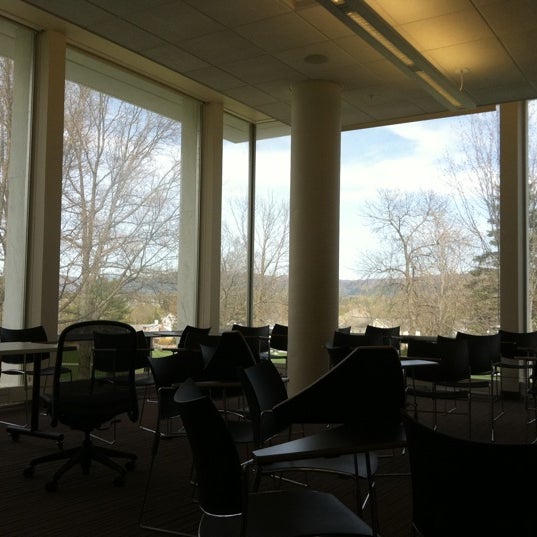 Axinn Center at Starr Library College Arts Building in Middlebury