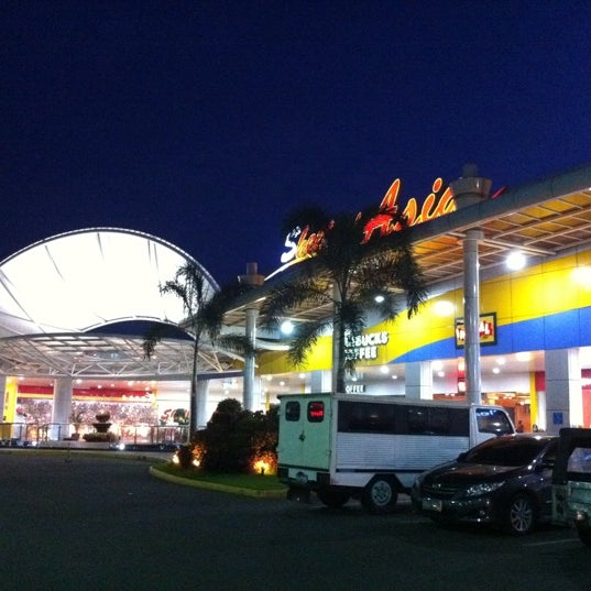 Photo taken at Shell by Rick T. on 10/26/2011