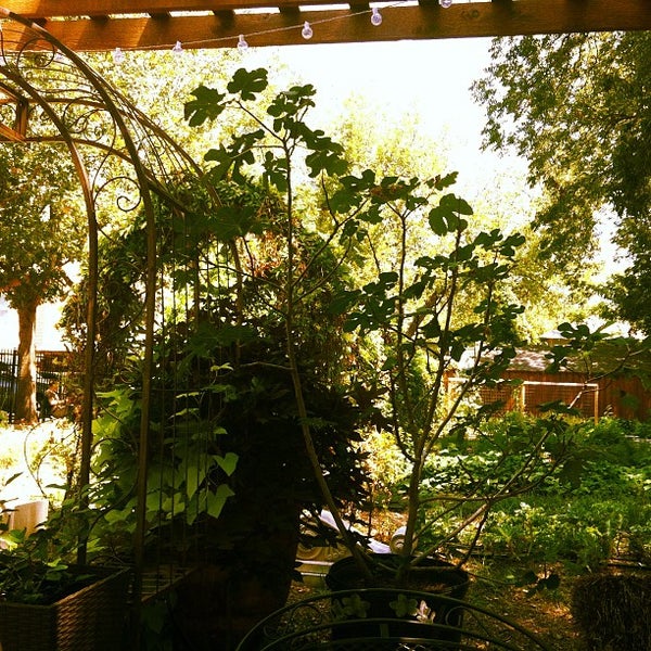 8/29/2012에 Paula R.님이 Garden Cafe에서 찍은 사진