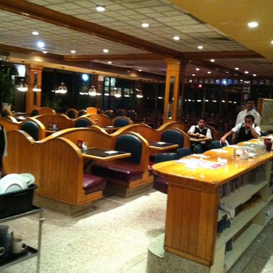5/13/2012にGary E.がPark Plaza Restaurantで撮った写真