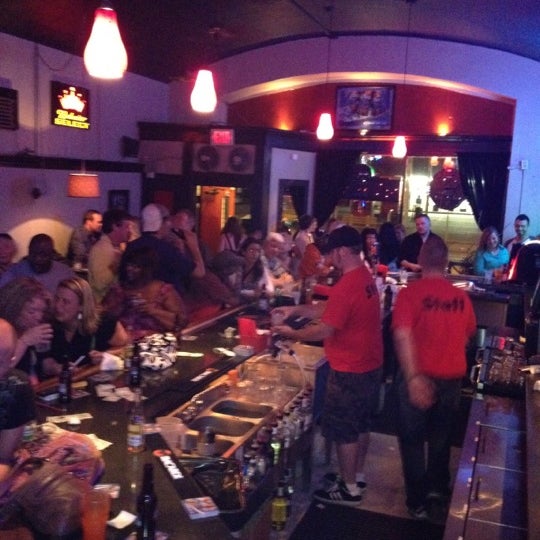 6/7/2012 tarihinde Brent R.ziyaretçi tarafından Pitch Karaoke Bar'de çekilen fotoğraf
