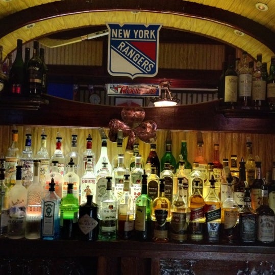 5/10/2012にHEKAUがMolly Wee Pub &amp; Restaurantで撮った写真