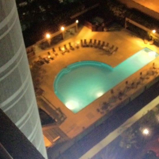 4/8/2012 tarihinde Tom D.ziyaretçi tarafından DoubleTree by Hilton Hotel &amp; Suites Houston by the Galleria'de çekilen fotoğraf