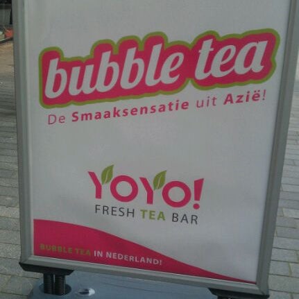 Photo taken at YoYo! Fresh Tea Bar by Kary M. on 5/20/2012