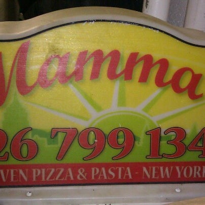 Photo taken at Mamma&#39;s Brick Oven Pizza by Alan G. on 7/15/2012