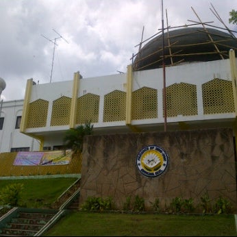 Photo taken at Tawi-Tawi Provincial Capitol by Kimmy D. on 3/15/2012