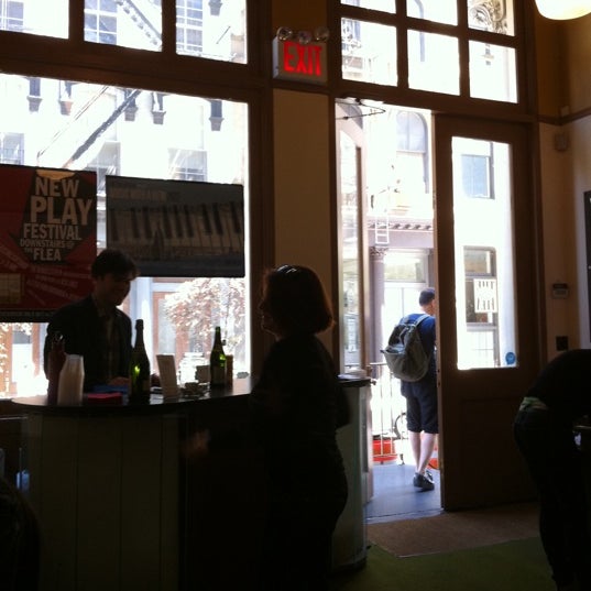 5/12/2012 tarihinde Joe M.ziyaretçi tarafından The Flea Theater'de çekilen fotoğraf